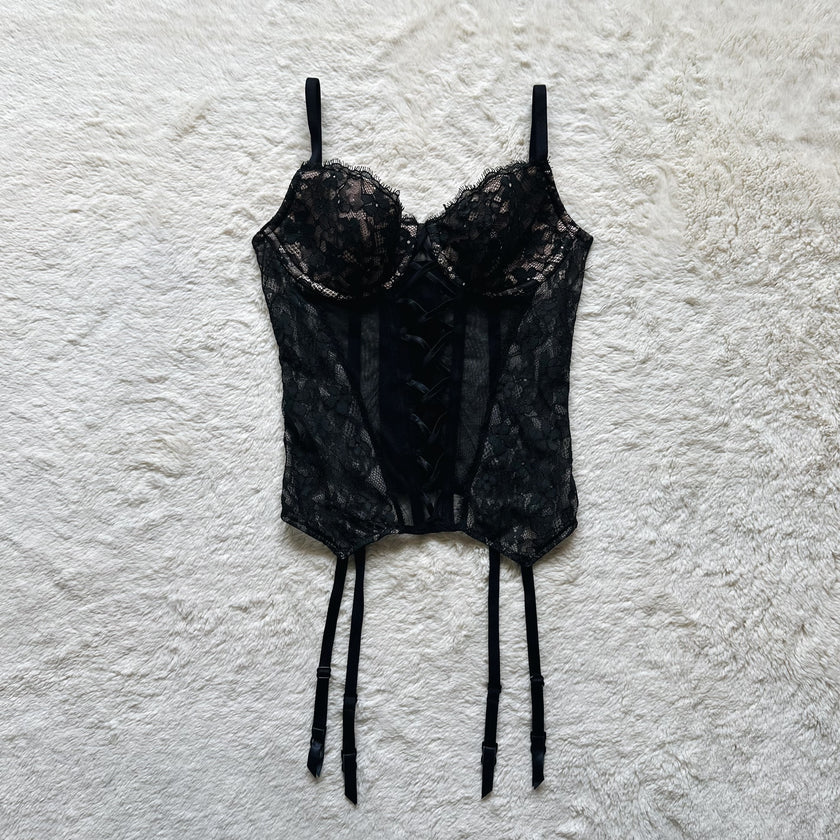 2010's shadow lace corset