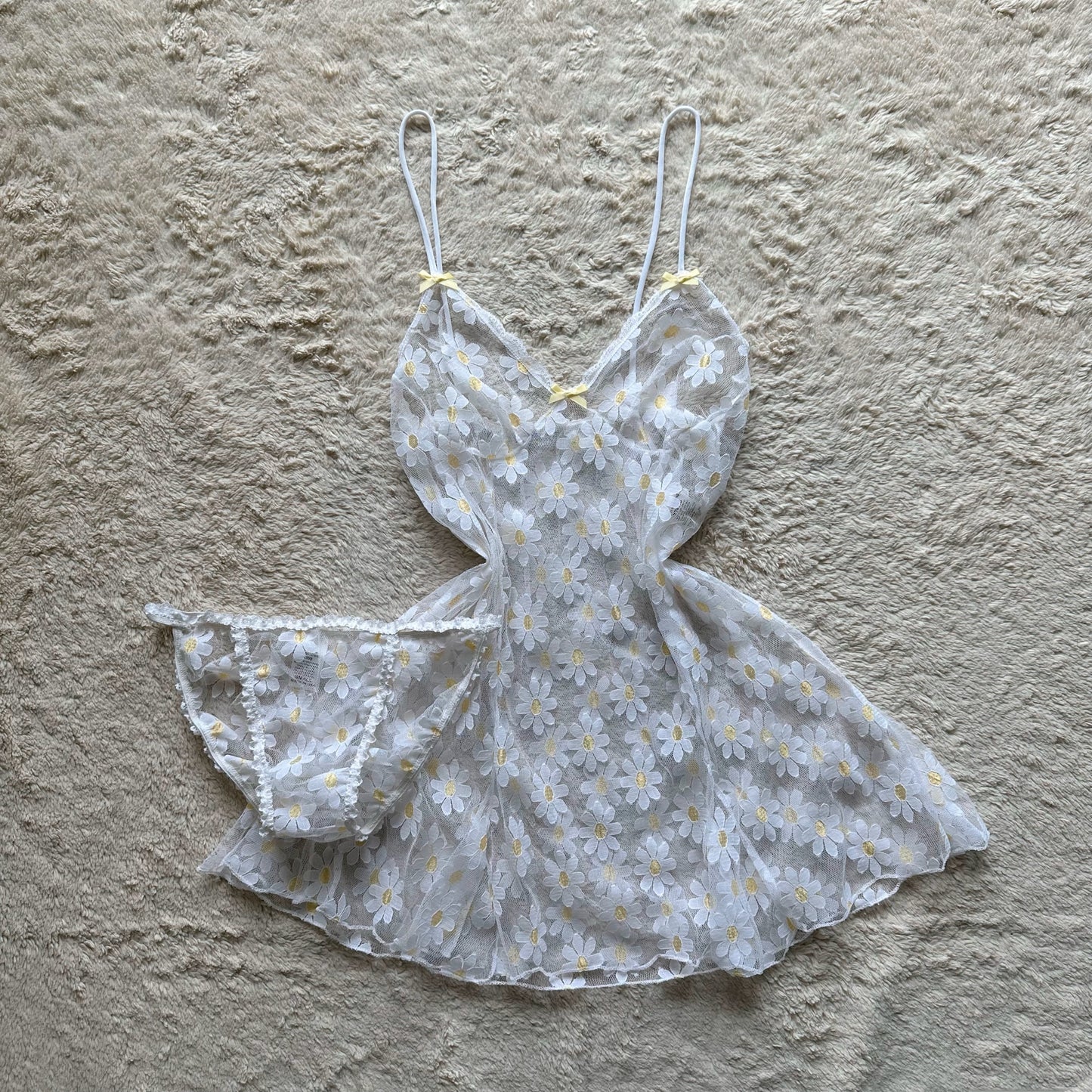 the daisy slip set