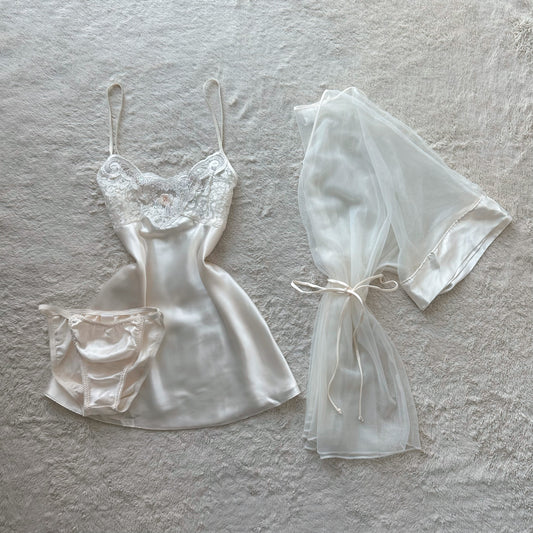 1990's cream satin lace rose set